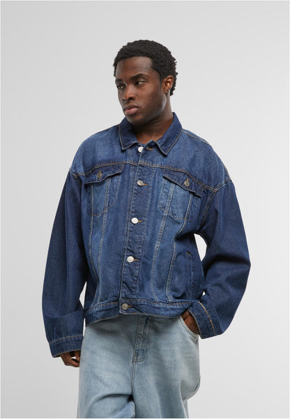 Heavy Ounce Boxy Denim Jacket in New Mid Blue Washed, getragen