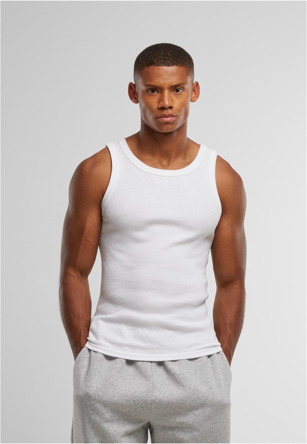 Mens Tanktop in White, getragen