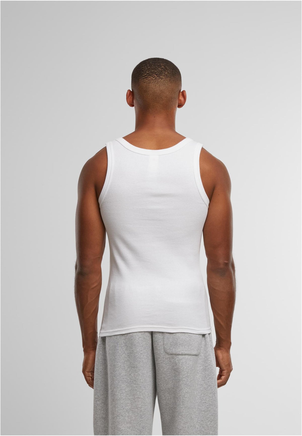 Mens Tanktop in White, getragen