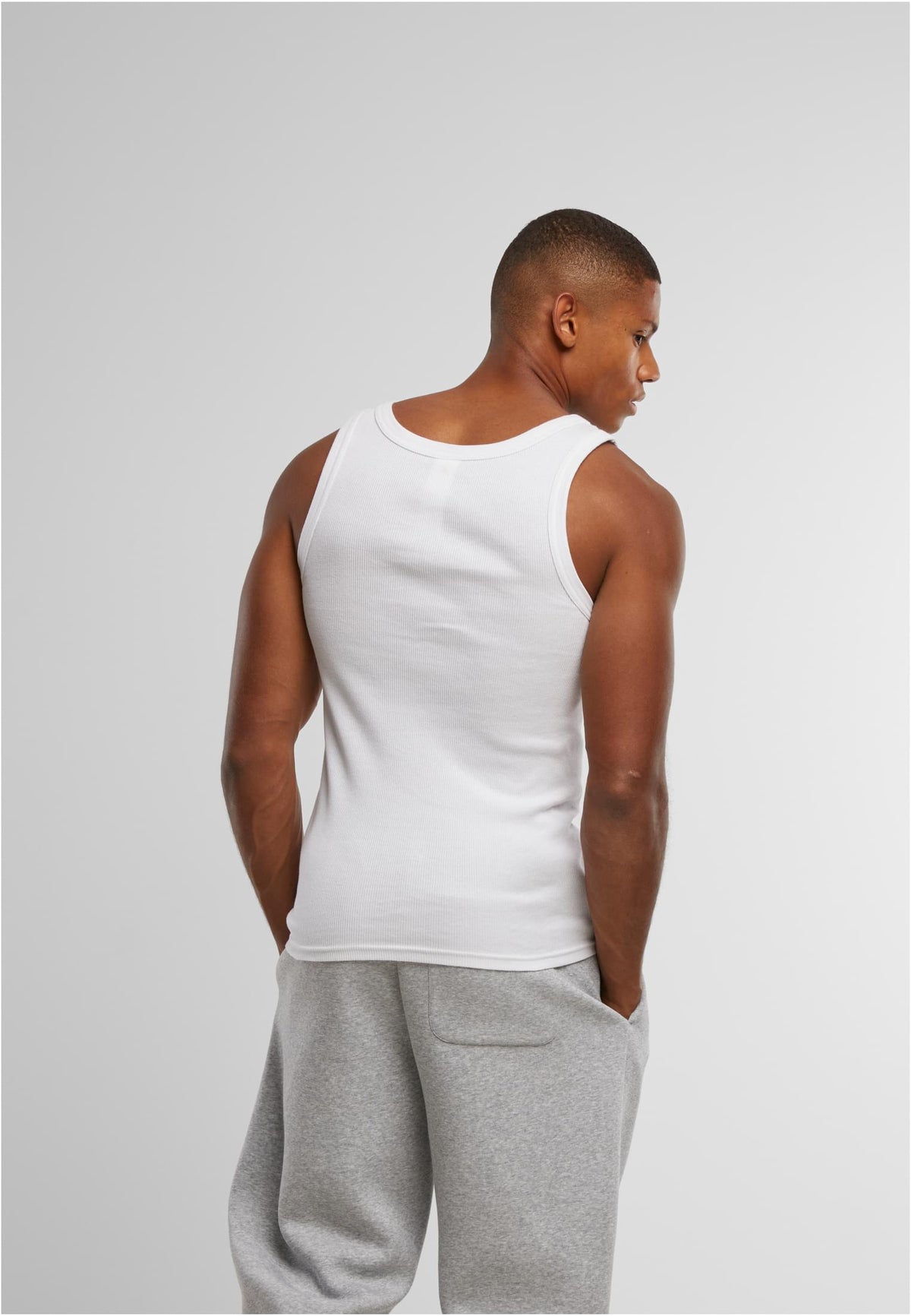 Mens Tanktop in White, getragen
