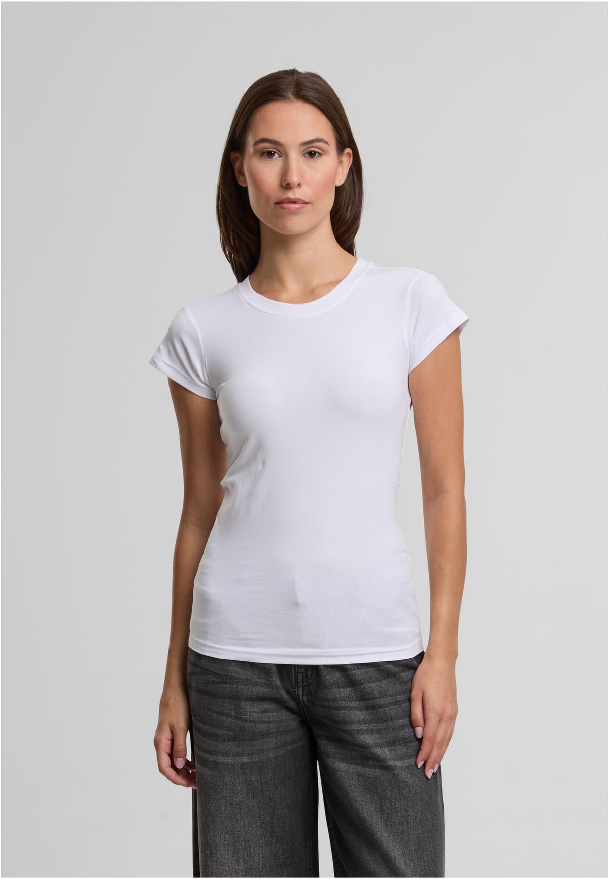 Ladies Stretch Tee in White, getragen
