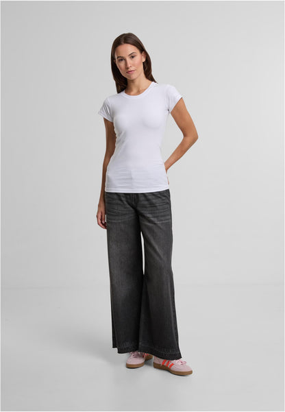 Ladies Stretch Tee in White, getragen