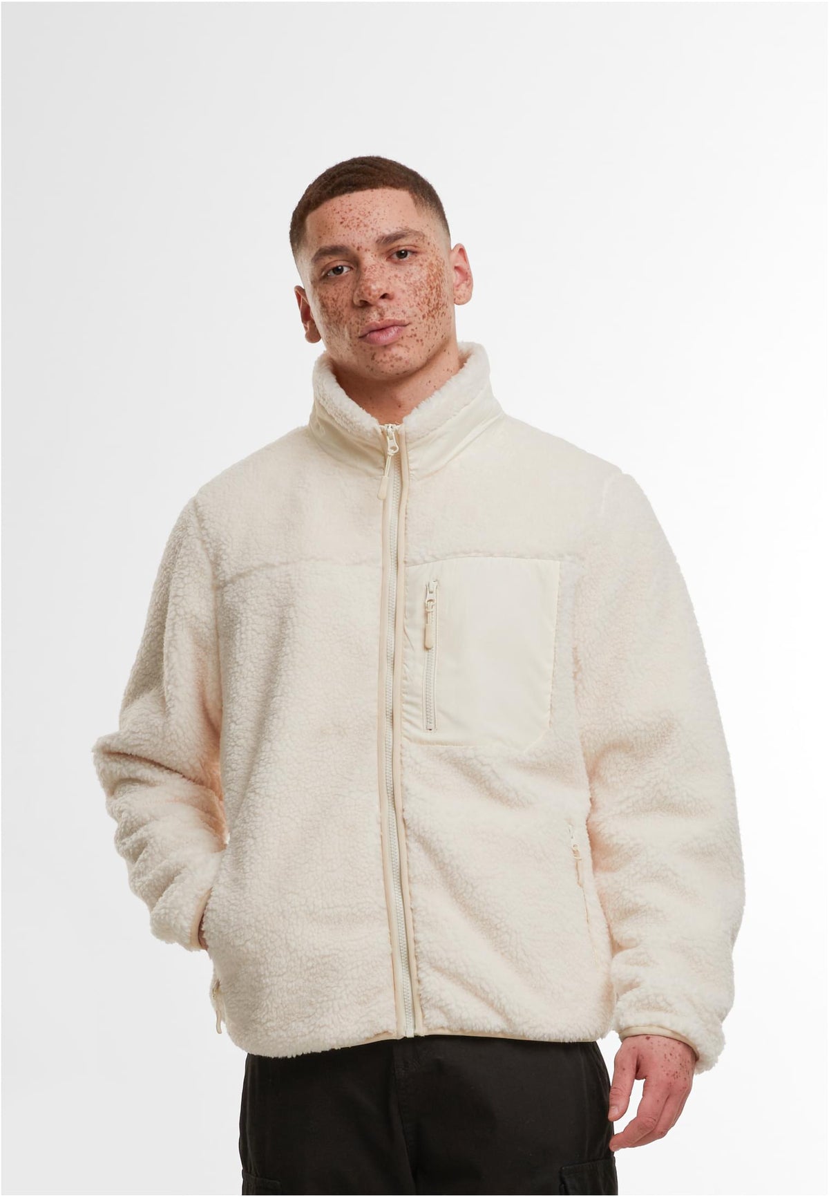 Bonded Sherpa Jacket in White Sand, getragen