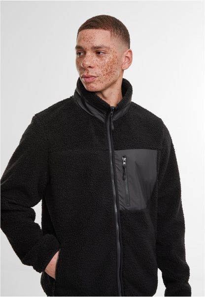 Bonded Sherpa Jacket in Schwarz, getragen