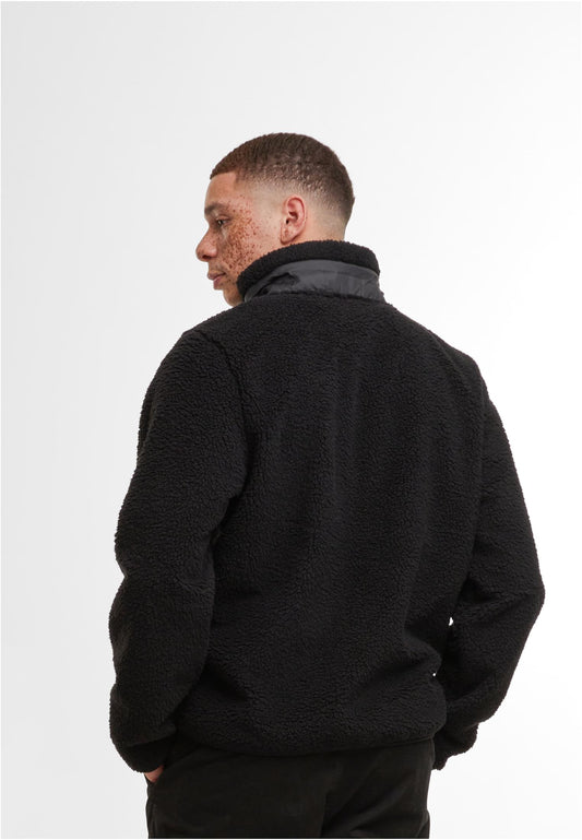 Bonded Sherpa Jacket in Schwarz, getragen