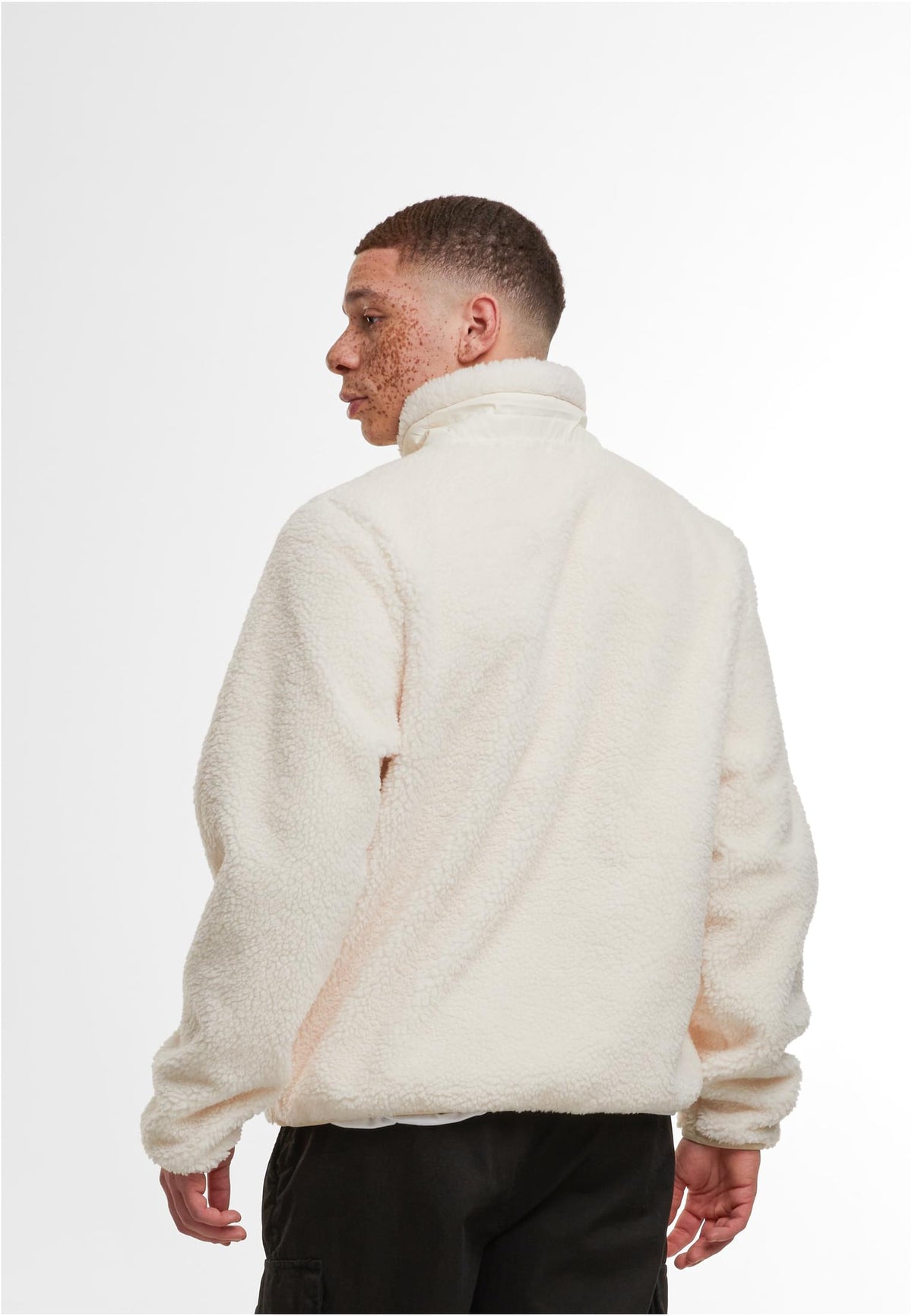 Bonded Sherpa Jacket in White Sand, getragen