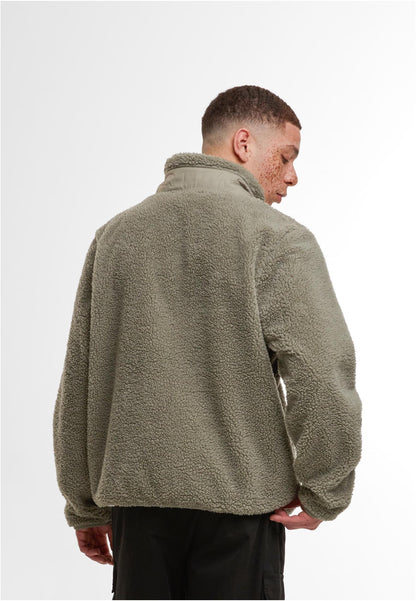Bonded Sherpa Jacket in Pale Olive, getragen