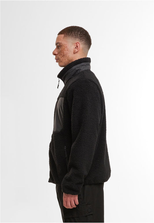 Bonded Sherpa Jacket in Schwarz, getragen