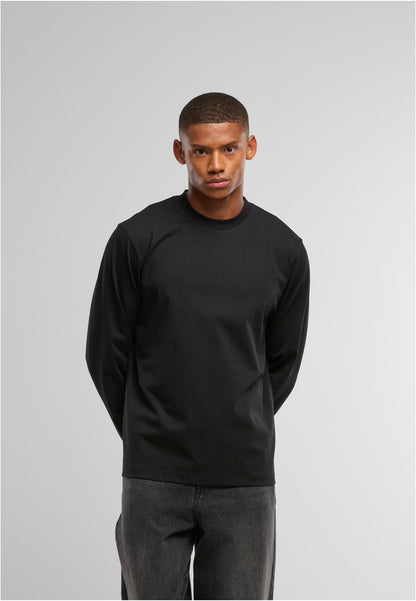 Sorona Loose Longsleeve in Schwarz, getragen