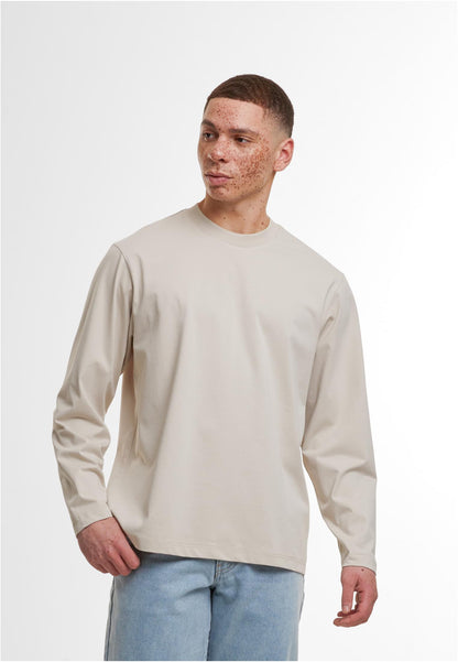 Sorona Loose Longsleeve in Cloud, getragen