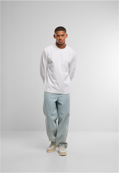 Sorona Loose Longsleeve in White, getragen