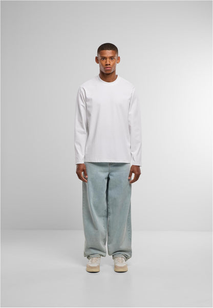 Sorona Loose Longsleeve in White, getragen