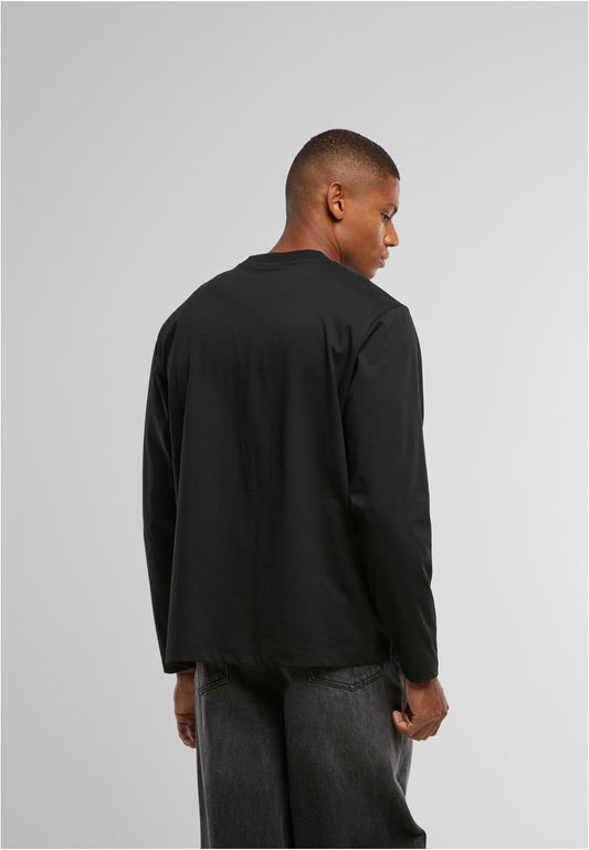 Sorona Loose Longsleeve in Schwarz, getragen