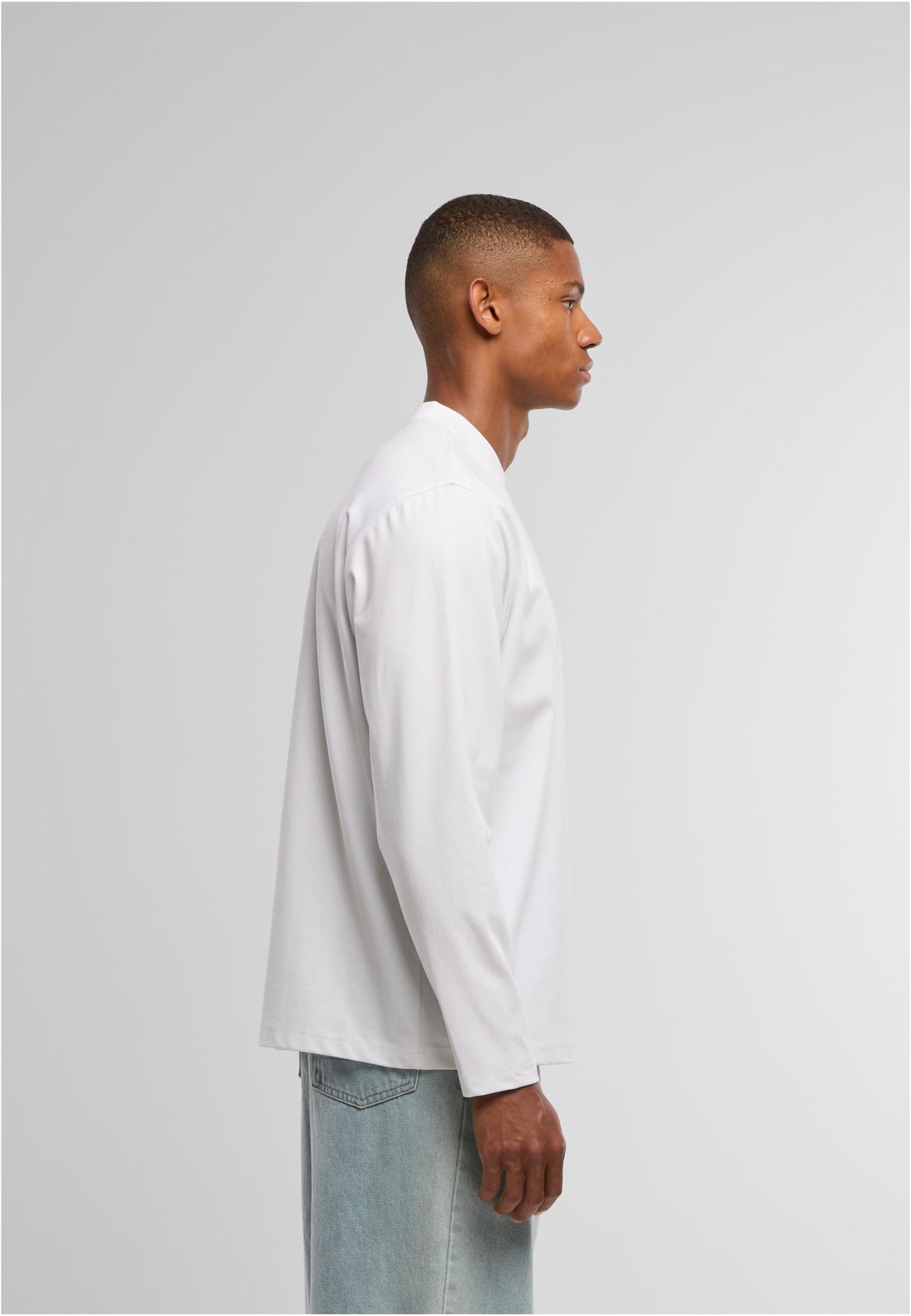 Sorona Loose Longsleeve in White, getragen