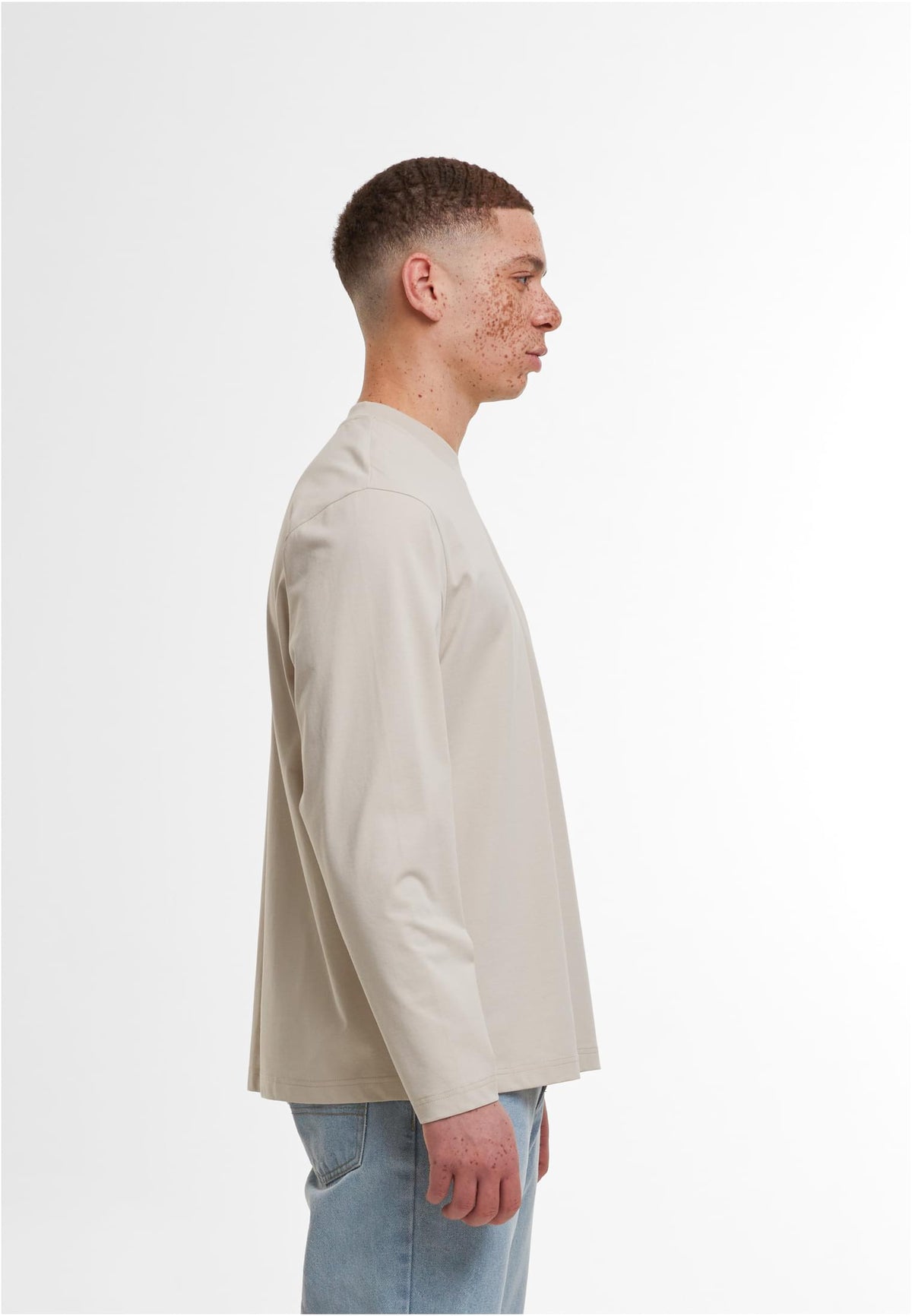 Sorona Loose Longsleeve in Cloud, getragen