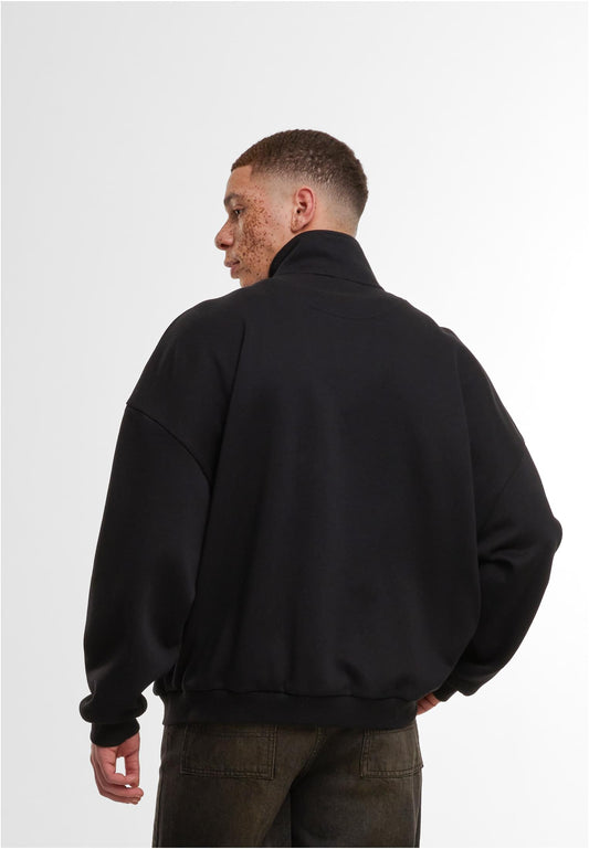 Oversized Zip jacket in Schwarz, getragen