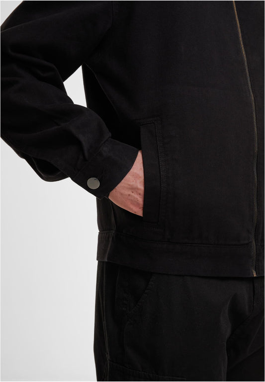 Basic Workwear Jacket in Schwarz, getragen