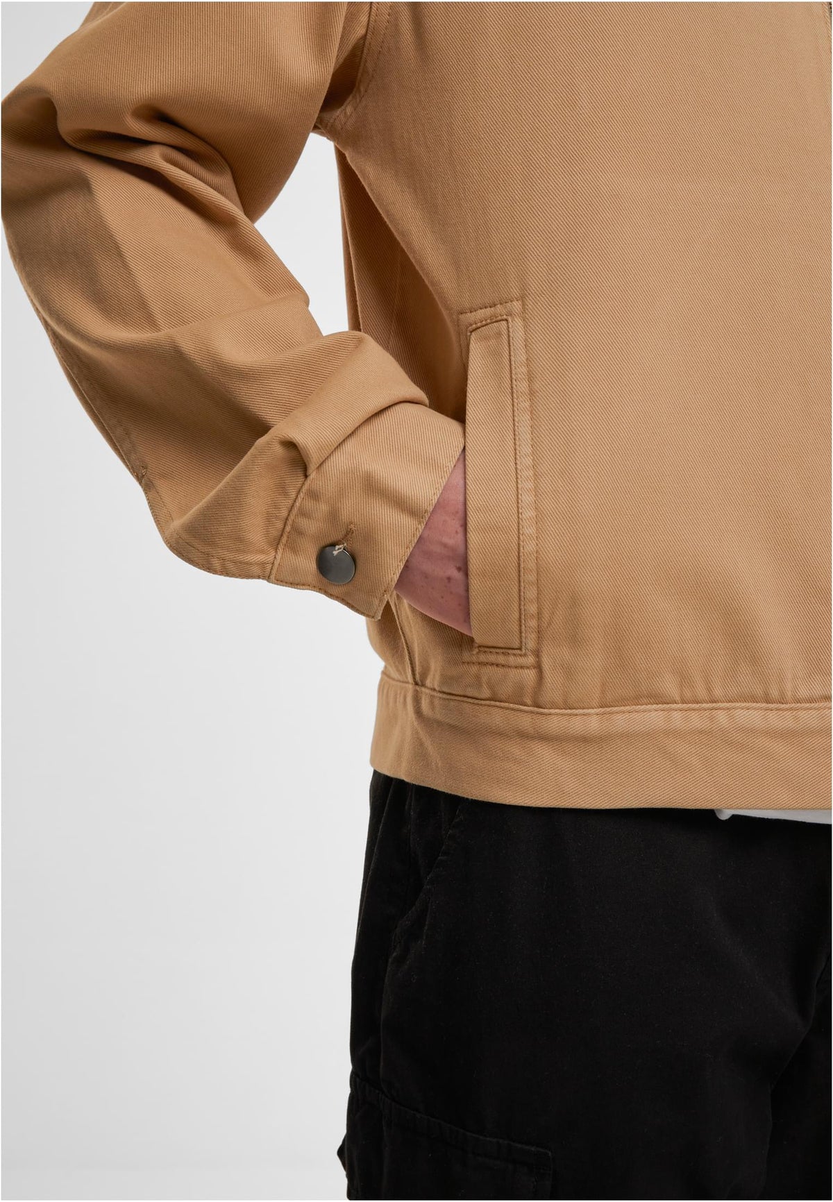 Basic Workwear Jacket in Union Beige, getragen