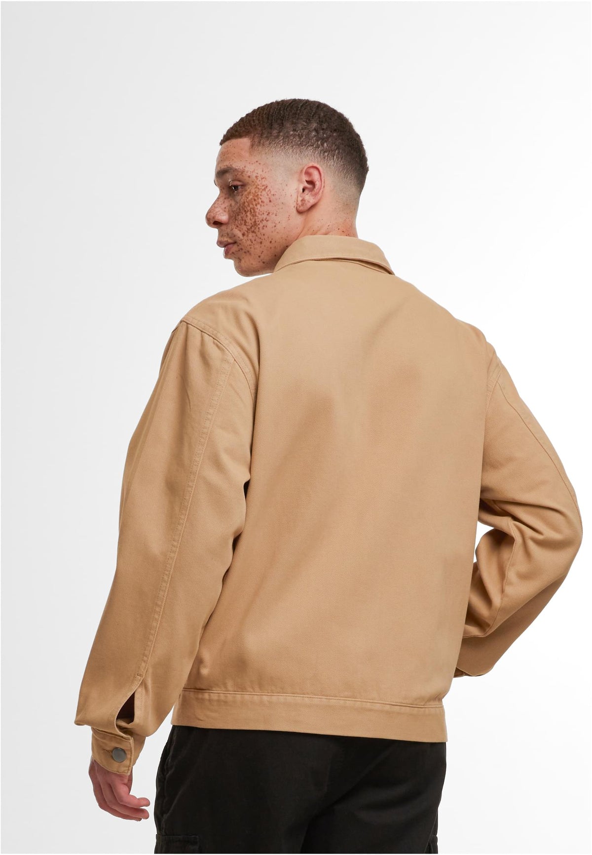 Basic Workwear Jacket in Union Beige, getragen